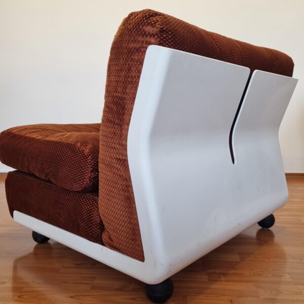 1 of 2 Mid Century Amanta Easy Chairs, Mario Bellini for C&B Italy '70s