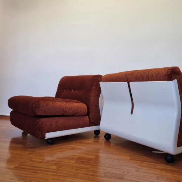 1 of 2 Mid Century Amanta Easy Chairs, Mario Bellini for C&B Italy '70s
